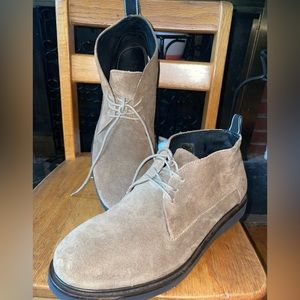 Barely worn, Shoe The Bear Chukka Boot, Made in Portugal.